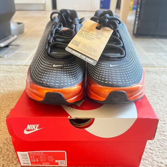 Nike Air Max DN QS Sneakers - Picture 4 of 7